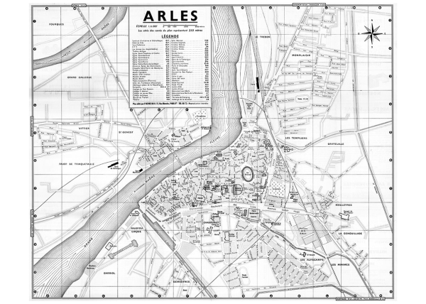plan de ville vintage noir et blanc d'Arles Blay Foldex